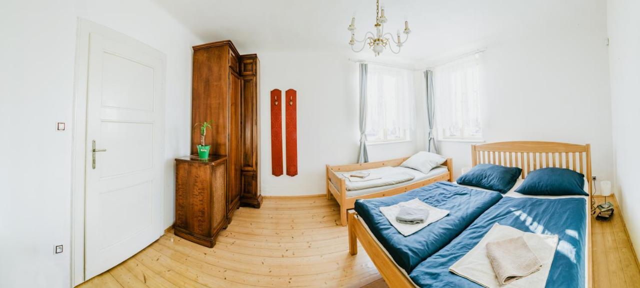 U Nas Ve Vile Pensionat Cejc Exteriör bild